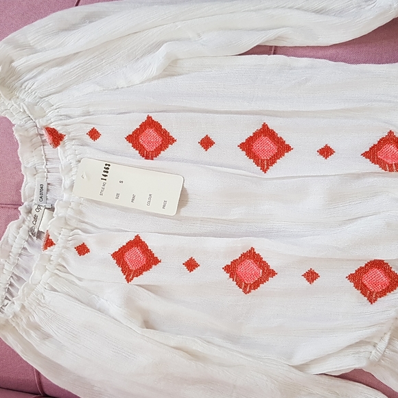 NWT New Embroidered Geometric Romper - Picture 3 of 12